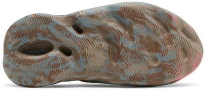 Yeezy Foam Sand Grey